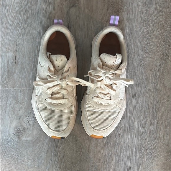 sorel sz 6 kinetic wonderland worn once CreamSneakers with tortoise accent - Picture 2 of 4